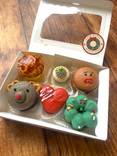 Load image into Gallery viewer, 2025 Christmas Fatcarons (Pick up (12/21-12/24)