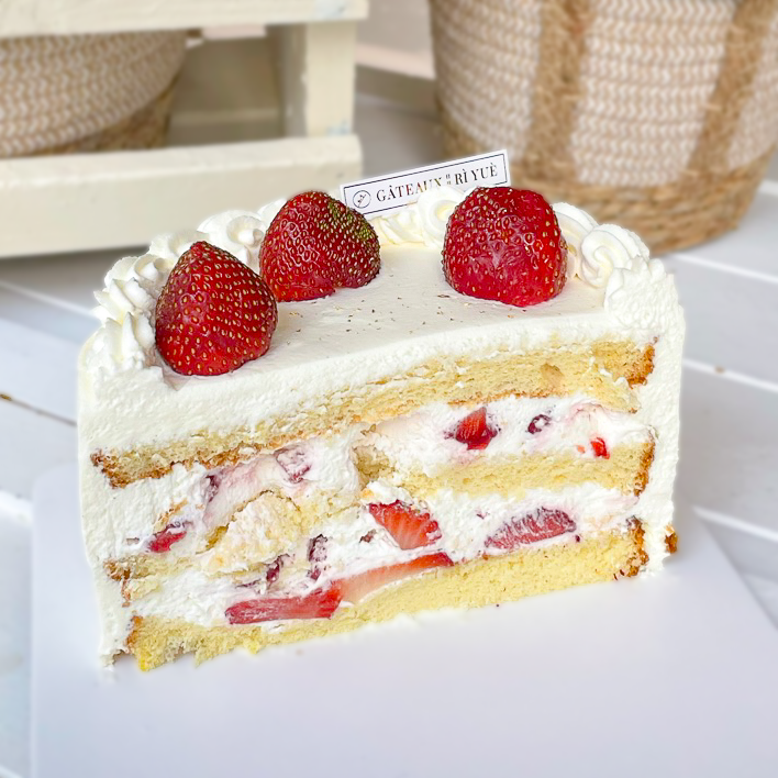 strawberry cake　0603 Front Street Bakery Triple strawberry boston cake | Metro