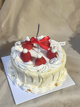 Load image into Gallery viewer, 6 inch Red velvet cake (available starting December 13) (6-8 servings)
